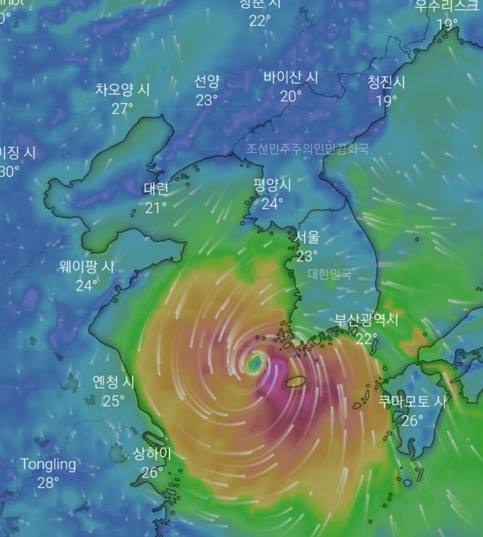 18호 태풍 '미탁' 2일 17시 예상 위치(출처: Windy com)