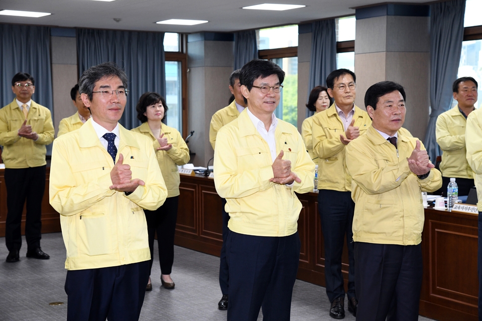 이석문 제주특별자치도교육감은 29일 오전 ‘덕분에 챌린지’ 캠페인에 동참했다..