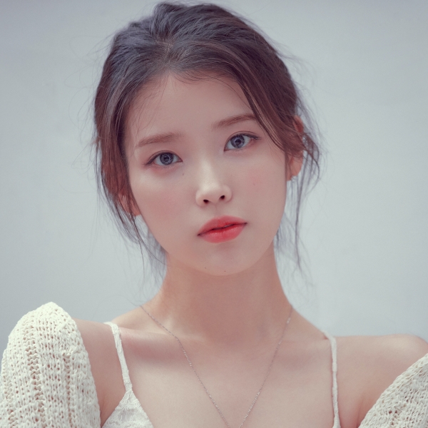 가수 아이유
