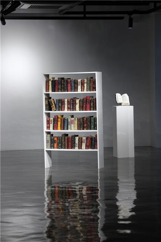 이지현_021DE20002 Library Projet(도서관 프로젝트)_책 해체하다_150x91x25cm_2021