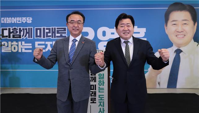 현직 의사 고병수씨(사진왼쪽)