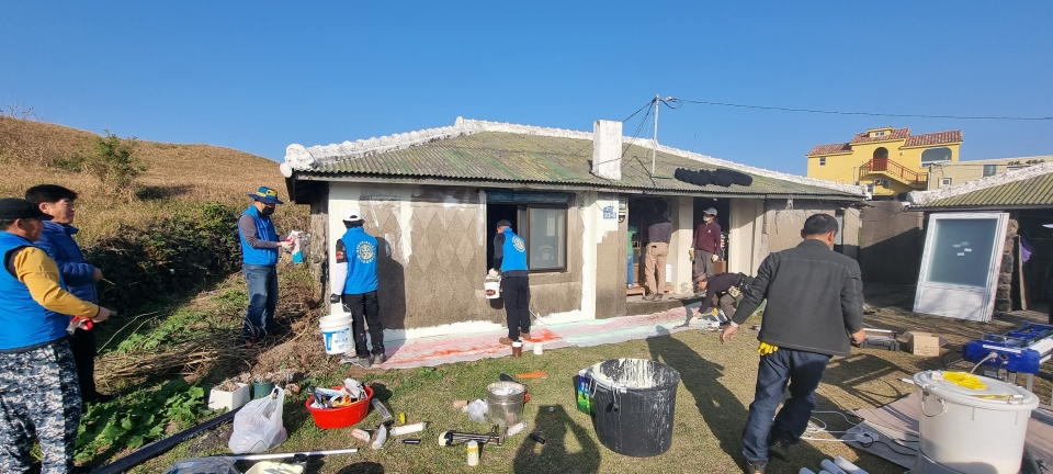 제주돌담로타리클럽, 주거취약계층 대상으로 주거환경개선 사업 진행