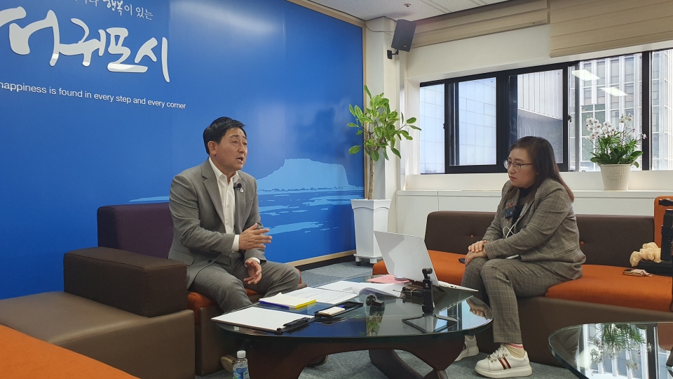 제인협 회원사 '국제뉴스' 문서현 본부장이 이종우 시장과 대담을 진행했다.
