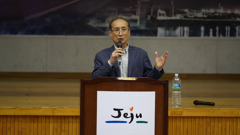 제2공항성산읍추진위원회(회장 오병관)가 14일 제2공항 건설촉구 결의대회를 열었다.