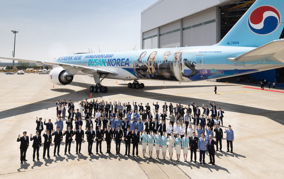 대한항공은 5월 3일(수) 오전 인천국제공항 항공기 격납고(Hangar)에서 ‘2030부산세계박람회 대한항공 특별기 공개행사’를 가졌다.