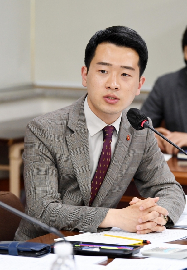 강경흠 도의원