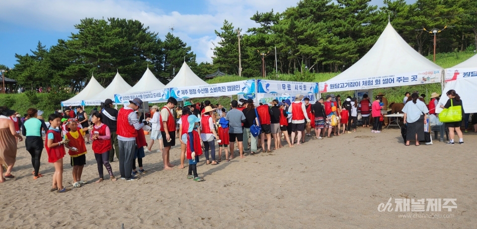 2023 제주이호테우축제 제주 청정수산물 소비촉진 행사 (사진= 이호테우축제위원회 제공 )
