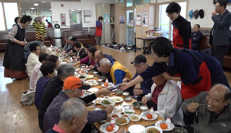 경해장학복지재단, 효(孝)를 담은 “어르신을 위한 따듯한 한 끼”대접