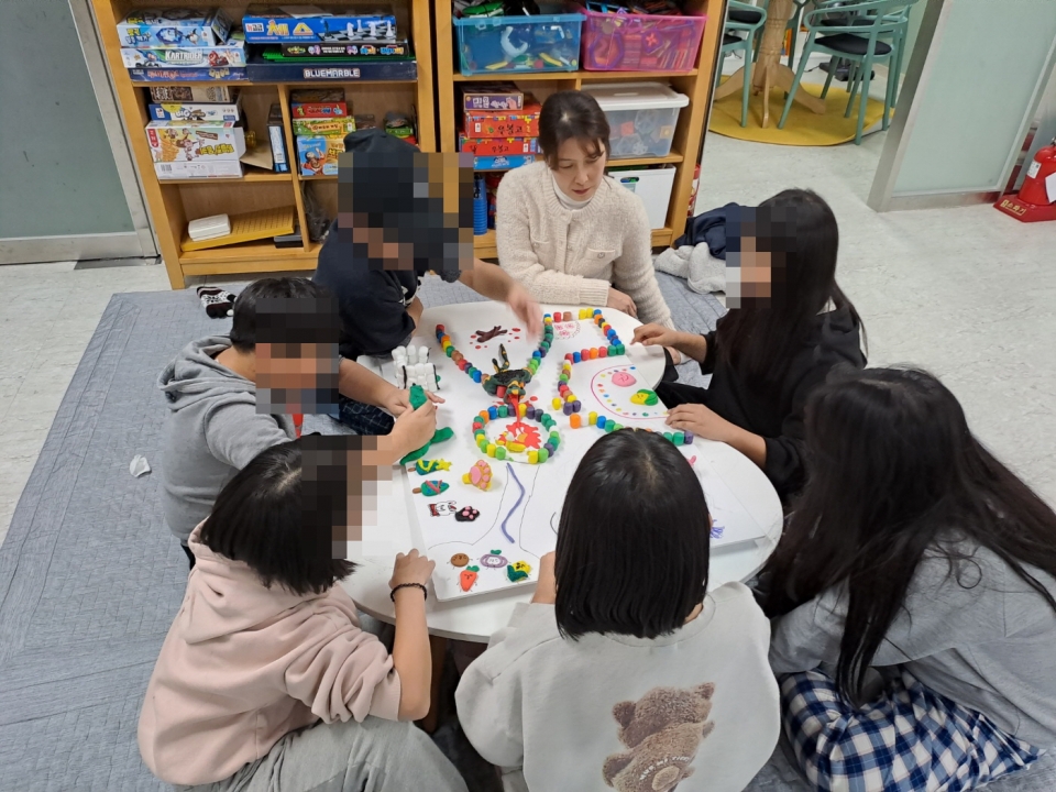 아동일시보호시설 해담은 집, 집단상담(미술치료) ‘토닥토닥 맘’ 진행