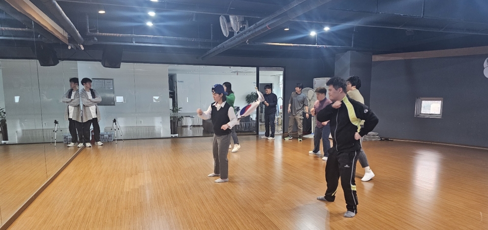 유진주간활동센터·유진단기거주시설 라인댄스 프로그램, 2024년 공동모금회 기탁사업에 선정