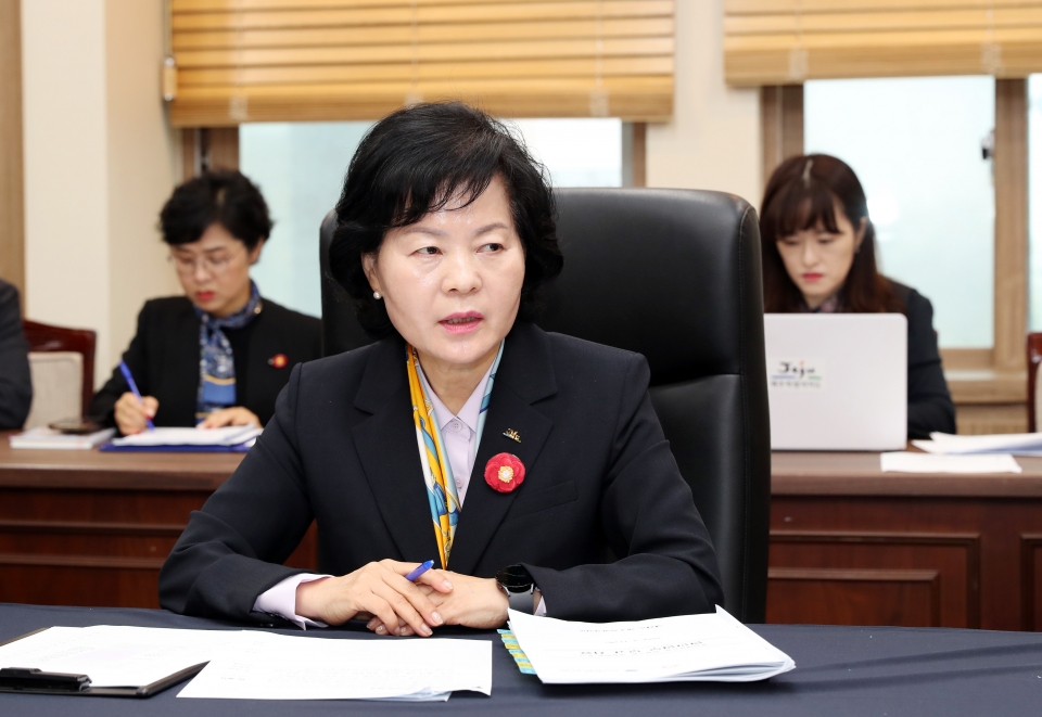 김애숙 부지사, 첫 현안업무 회의 주재