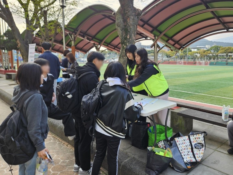 제주특별자치도학교밖청소년지원센터 꿈드림, 2024년 1회 검정고시 53명 전원 합격