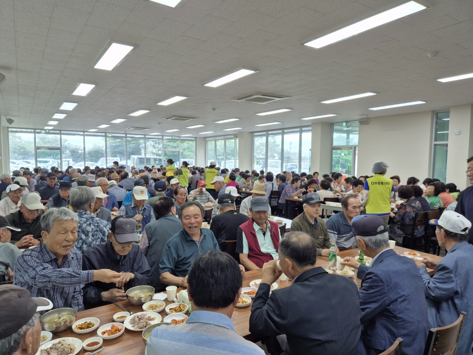 효돈농협 원로어르신이 보양식 나눔 행사