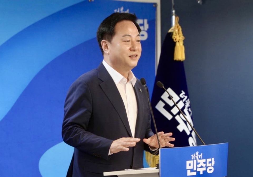 더불어민주당 당사 당원존에서 기자회견 증인 김두관 당대표 후보(자료사진)