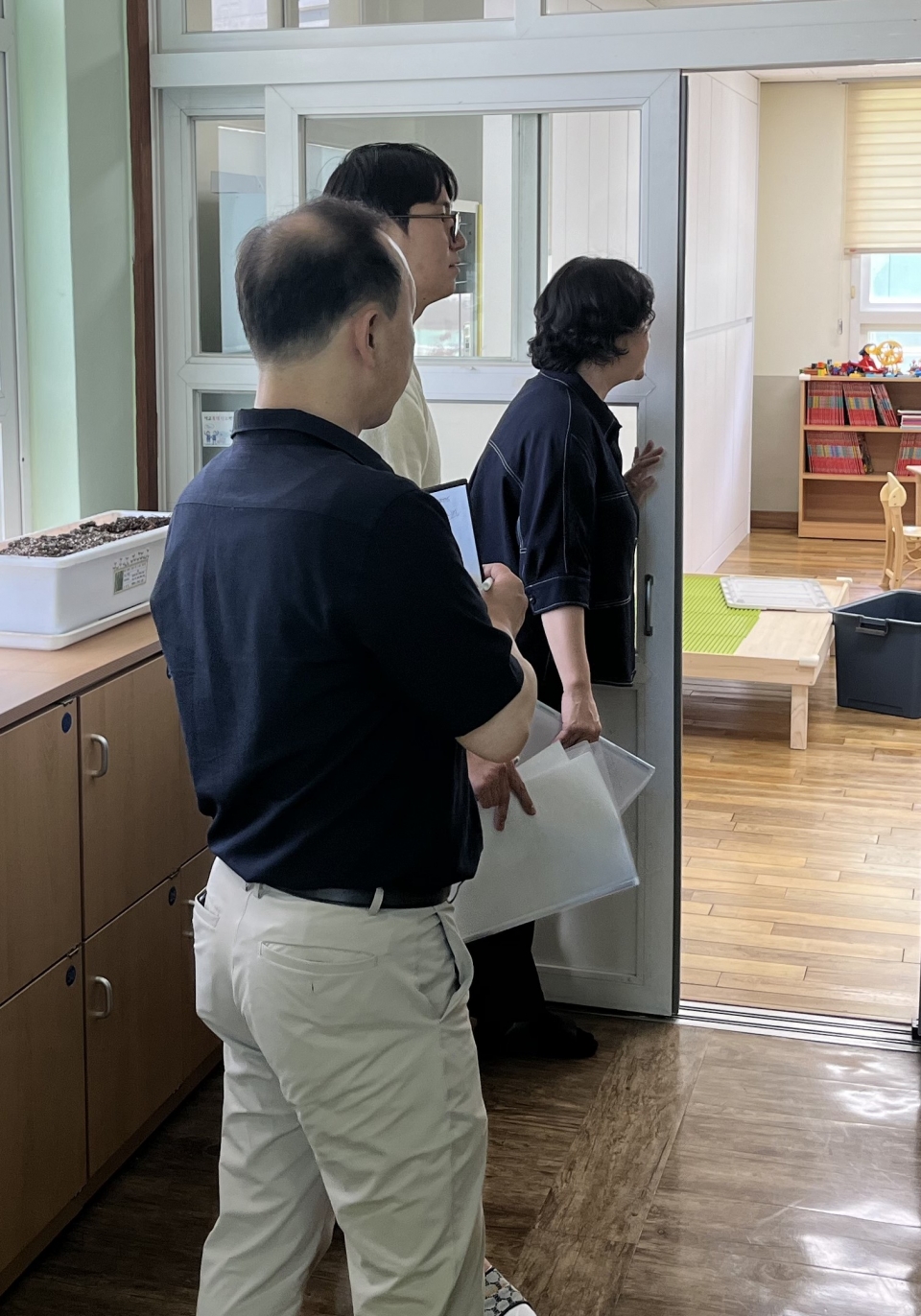 제주도교육청이 하반기 늘봄학교 전면 시행을 앞두고 현장 점검에 신경을 곤두 세우고 있다.