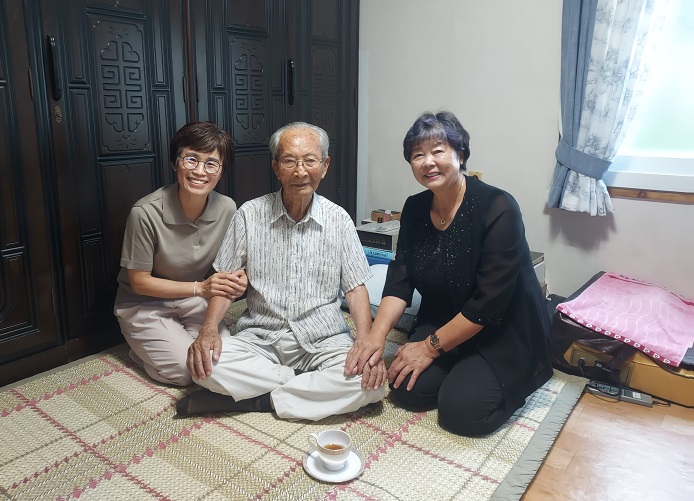 성산일출봉농협, 광복절 맞아 관내 독립유공자 2가구에 감사 인사 전해