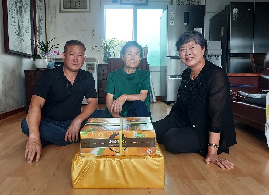 성산일출봉농협, 광복절 맞아 관내 독립유공자 2가구에 감사 인사 전해