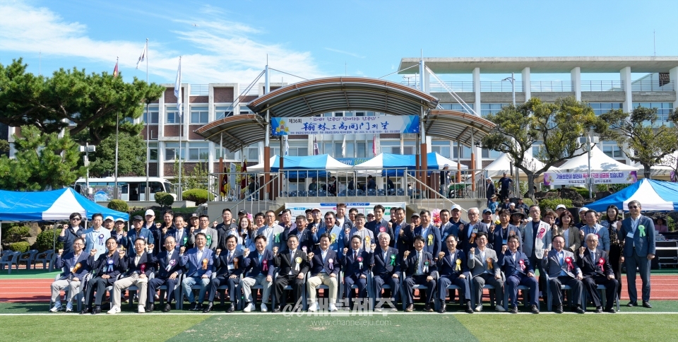오영훈 지사는 13일 한림공업고등학교의 ‘동문의 날’ 행사에 참석해 제주도의 민간 항공우주산업 추진 현황과 계획을 공유하며, 동문들의 지속적인 관심과 협력을 요청했다. (사진제공=제주도)