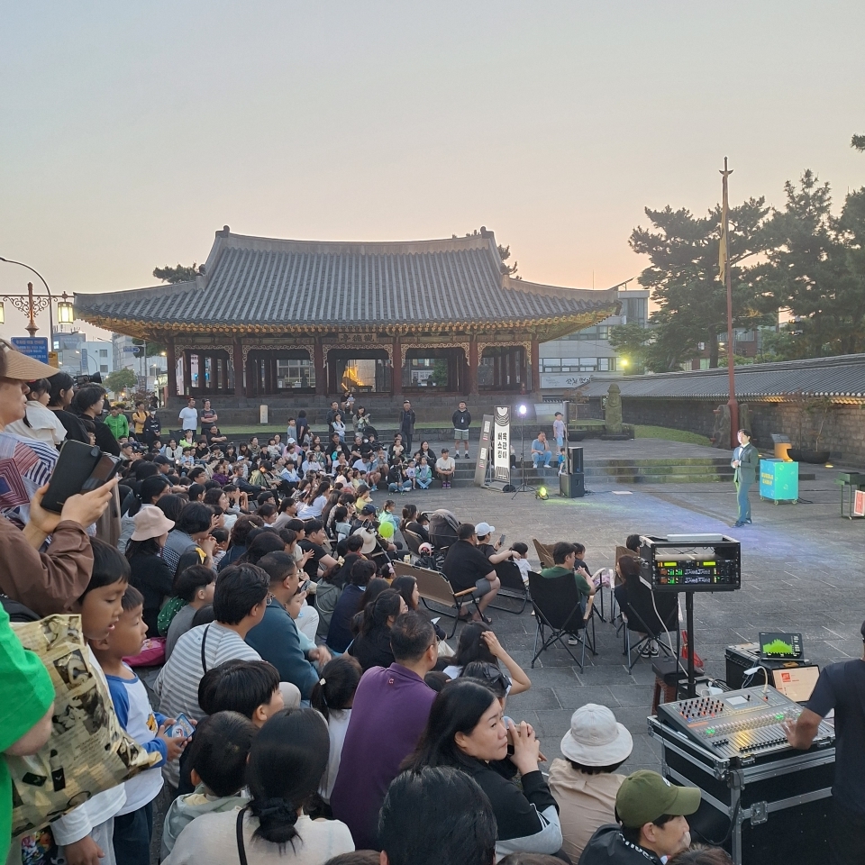 “제주 원도심의 밤 깨어났다… 목관아 야간개장 흥행”