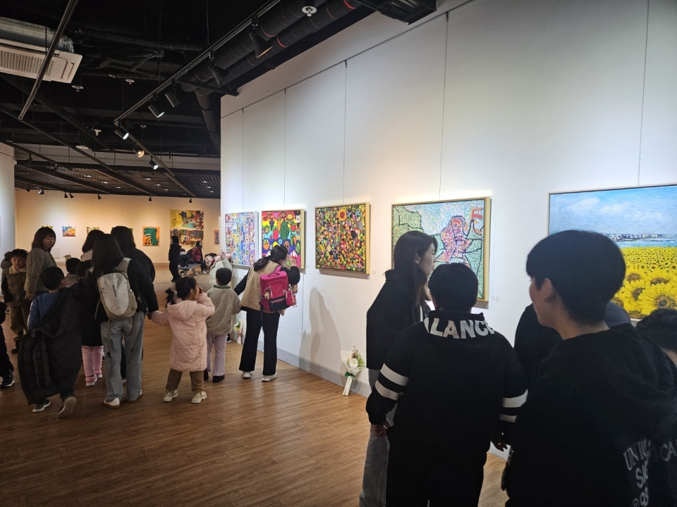 서귀포중, ‘제주에서 만나는 다름의 아름다움展’ 성황