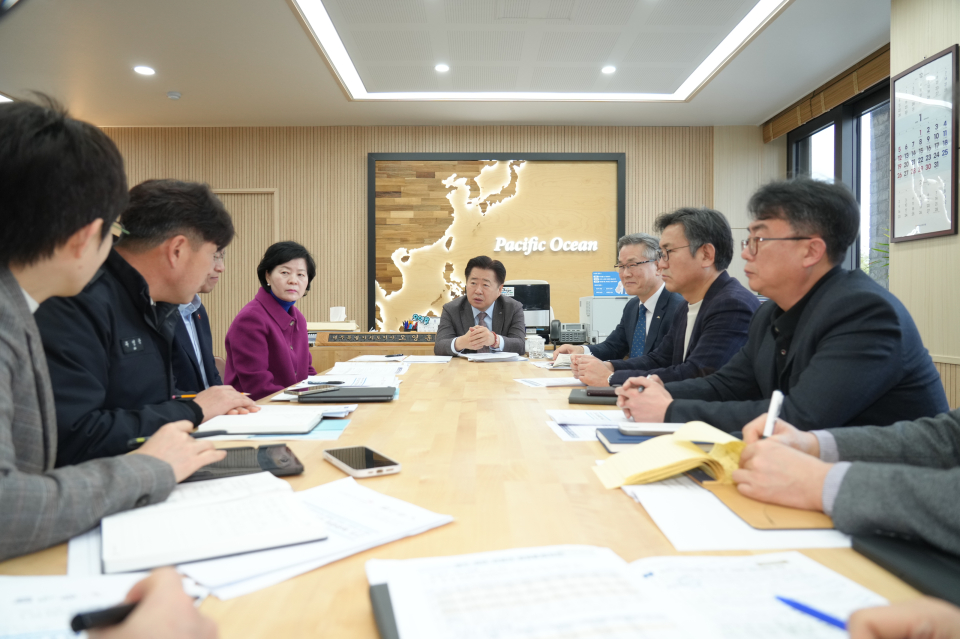 설 연휴 종합대책 보고회, 제주도는 1월 25일부터 30일까지 특별자치행정국장을 종합실장으로, 총 23개반 2,082명을 투입해 종합상황실을 운영한다.(사진=제주도)