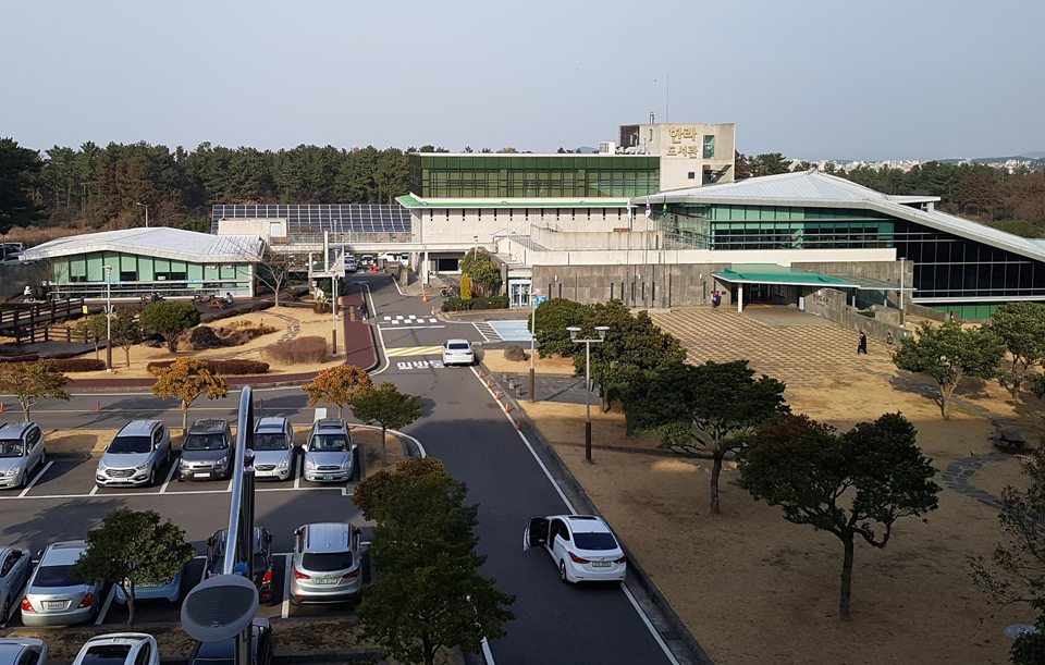 한라도서관 전경