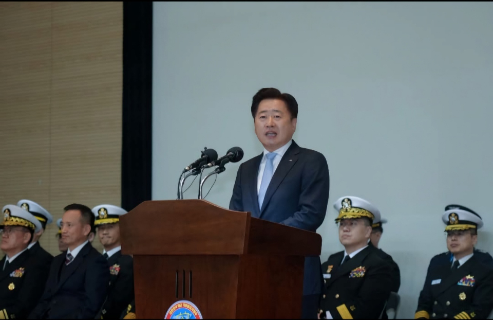 오영훈 제주도지사는 “기동함대사령부는 전 세계 바다에서 전쟁의 위험을 예방하고 차별과 빈곤을 해결하는 적극적 평화를 실현하는 대한민국 안보의 주춧돌이 될 것”이라고 밝혔다.(사진=오영훈 지사 SNS 캡쳐)