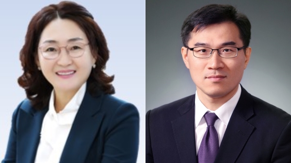 사진 왼쪽부터 문정옥 기획조정실장, 김병성 체육건강과장