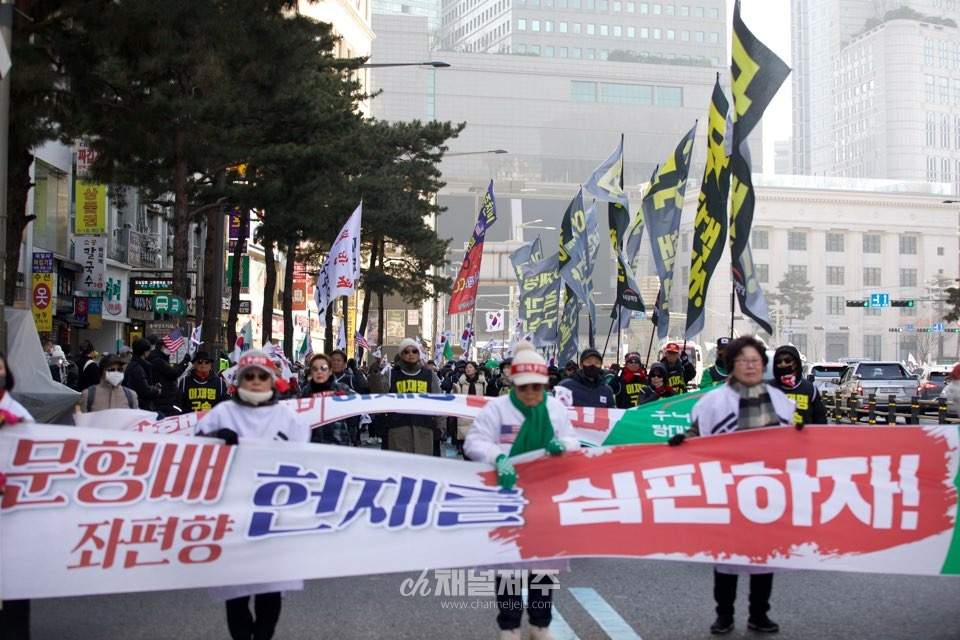 지난 22일 개최된 우리공화당 제266차 숭례문 태극기집회(사진=이용훈 시민기자)