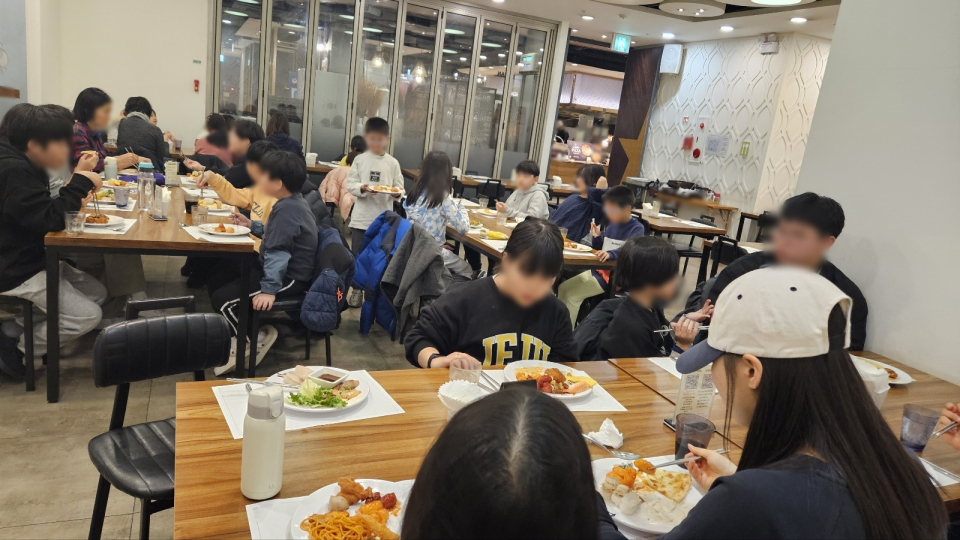 칠성뷔페, 우리동네 지역아동센터 아동 및 종사자 32명 초청 무료외식지원