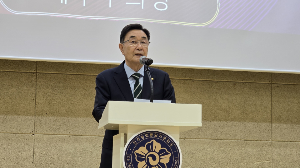 고충홍 민주평화통일자문회의 제주지역회 부의장은 개회사를 통해 제주도내 350여 명의 북한이탈주민들이 안정적으로 정착할 수 있도록 제주도민들의 관심과 지원을 당부했다.