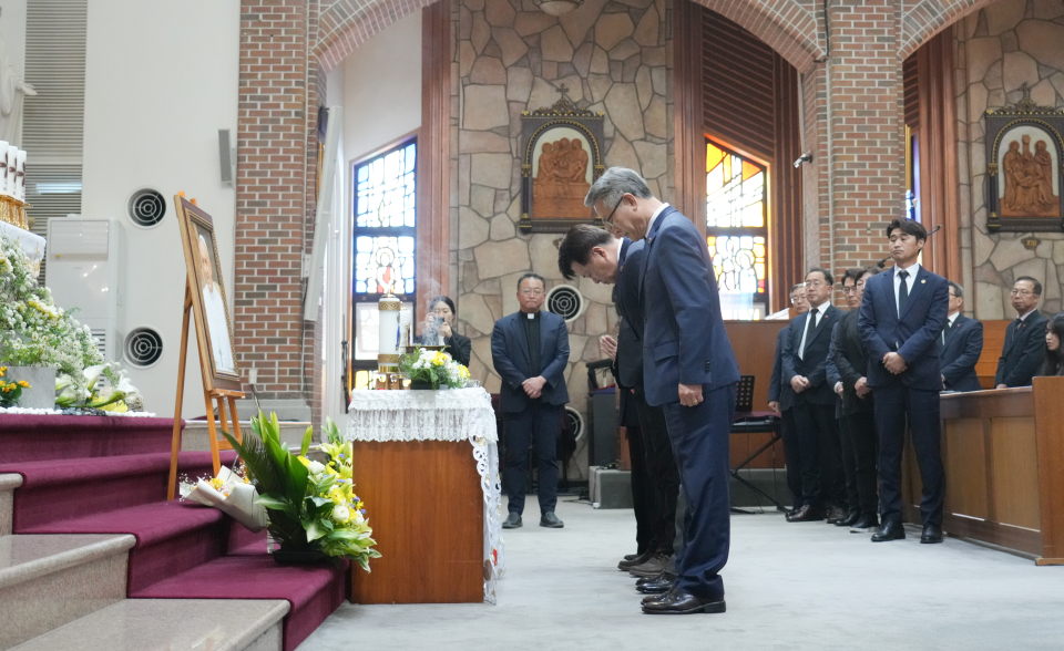 오영훈 지사, 프란치스코 교황 분향소 조문