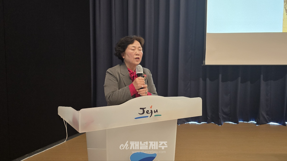 지난 4월 26일 오전 10시 30분, 제주문학관 4층 대강당에서 수필가이자 동양화가인 손광성(1935~) 작가의 특별 강연이 동백문학회(회장 김순신) 주최로 열렸다.