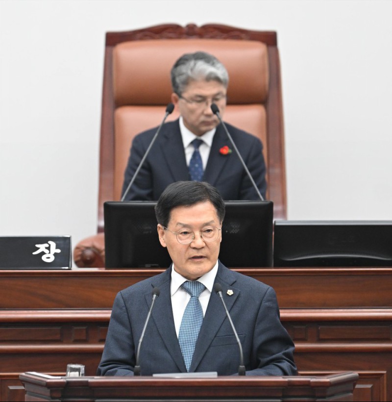 제주특별자치도의회는 4월 10일, 제437회 임시회 제5차 본회의를 개의해 정이운 의원, 현기종 의원, 강연호 의원, 양경호 의원, 현길호 의원, 이남근 의원, 6명의 의원이 ʻ2025년 상반기 교육행정에 관한 질문ʼ을 시작했다고 밝혔다.