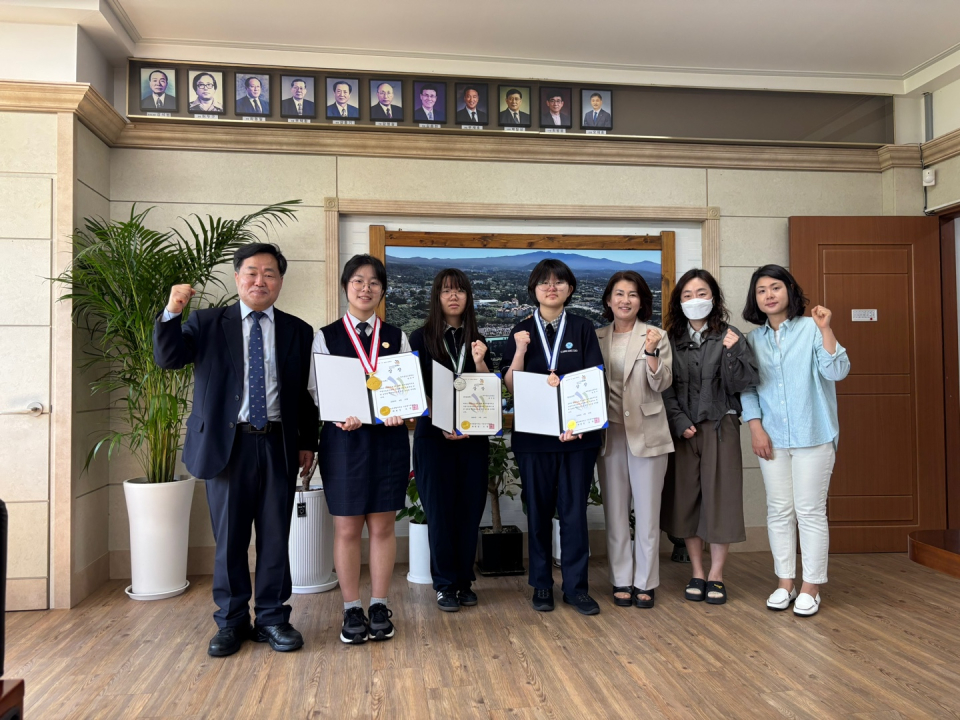 이번 대회는 4월 7일(월)부터 11일(금)까지 개최되었으며, 도내 각 고등학교의 재능 있는 학생들이 기술과 창의력을 겨뤘다.특히 주목할 만한 성과는 제주중앙고등학교가 애니메이션 직종에서 금·은·동메달을 모두 휩쓴 것이다.