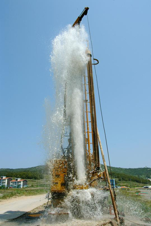 지하수 개발 장면
